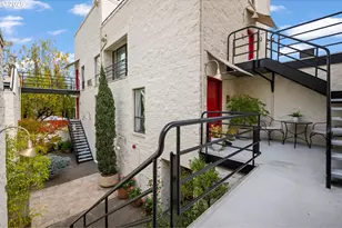 1907 NW Hoyt St, Portland, OR 97209 - Photo 1