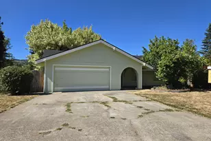 1326 E Second Ct, Sutherlin, OR 97479 - Photo 1