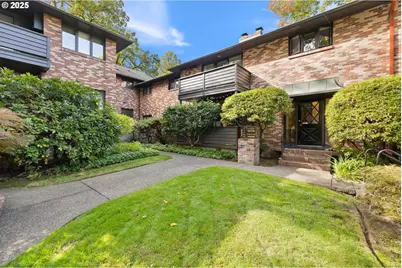 2425 SW 19th Ave #9, Portland, OR 97201 - Photo 1