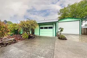 528 NW 1st St, Warrenton, OR 97146 - Photo 1