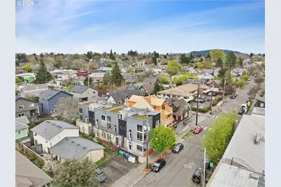 2021 SE Clinton St #201, Portland, OR 97202 - Photo 1