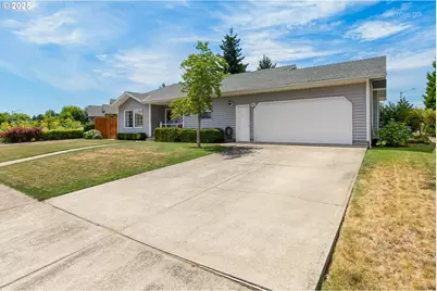 875 Hermanson St, Woodburn, OR 97071 - Photo 1