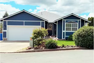 224 Summerwood St, Roseburg, OR 97471 - Photo 1