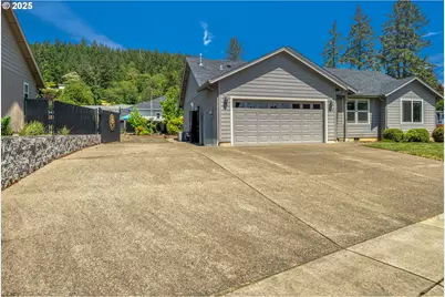1545 E Fourth Ave, Sutherlin, OR 97479 - Photo 1