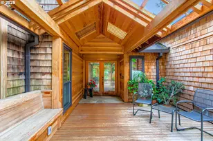 3902 SW Mt Adams Dr, Portland, OR 97239 - Photo 1