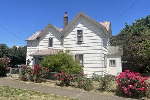 112 NE 1st St, Willamina, OR 97396 - Photo 1