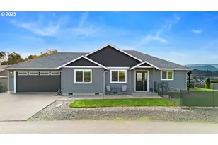 1916 NE Todd St, Roseburg, OR 97470 - Photo 1