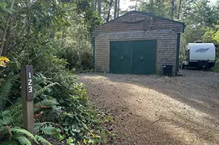 123 Outer Dr, Florence, OR 97439 - Photo 1