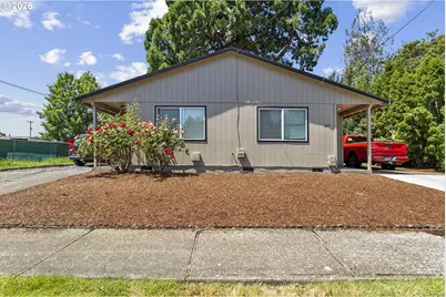 605 S Center St, Newberg, OR 97132 - Photo 1
