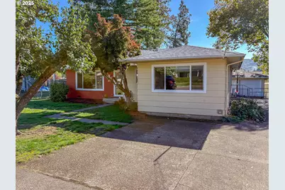 1575 NW Beaumont Ave, Roseburg, OR 97471 - Photo 1