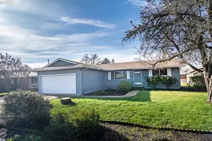 219 Hawthorne St, Sutherlin, OR 97479 - Photo 1