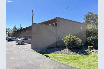 1260 10th St #23, Florence, OR 97439 - Photo 1