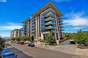 1830 NW Riverscape St, Portland, OR 97209 - Photo 1