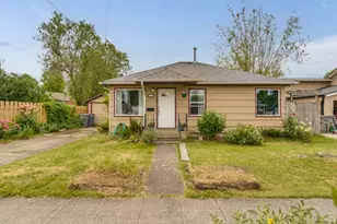 640 NE 10th St, McMinnville, OR 97128 - Photo 1