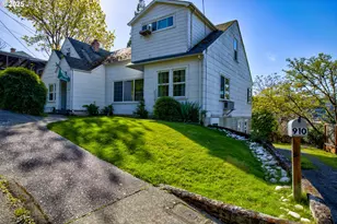 910 SE Kane St, Roseburg, OR 97470 - Photo 1