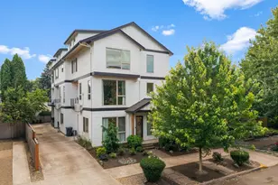 1122 SE Tenino St, Portland, OR 97202 - Photo 1
