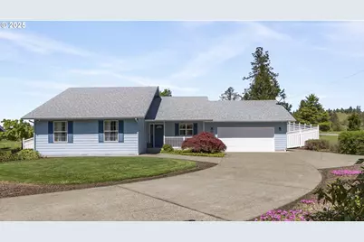 931 Locust St, Oakland, OR 97462 - Photo 1