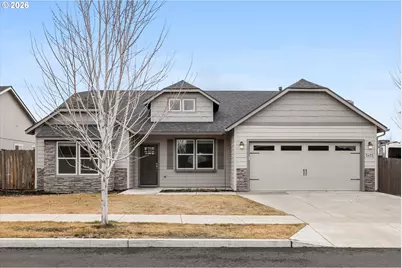 2433 NW Hazelwood Ave, Redmond, OR 97756 - Photo 1