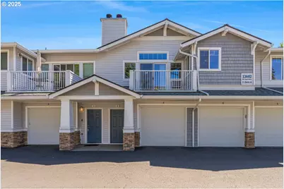 13682 SW Hall Blvd #4, Tigard, OR 97223 - Photo 1