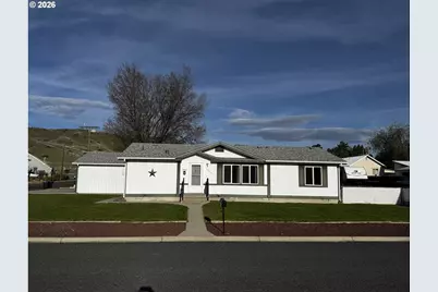 1070 Grove St, Baker City, OR 97814 - Photo 1