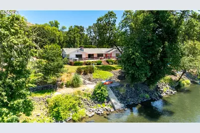 1036 Echo Dr, Roseburg, OR 97470 - Photo 1