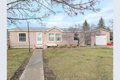 2209 Terra Lea Ct, La Grande, OR 97850 - Photo 1