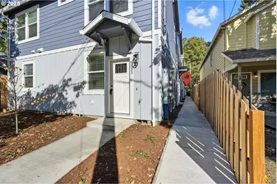 6541 SE Woodstock Blvd, Portland, OR 97206 - Photo 1