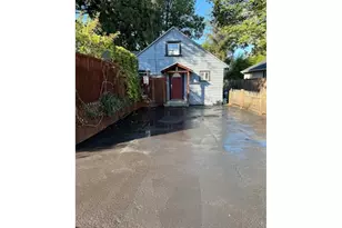 93 E Hillcrest Dr, Eugene, OR 97404 - Photo 1