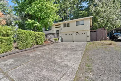 17830 Oatfield Rd, Gladstone, OR 97027 - Photo 1