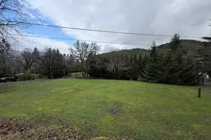 157 Crest Dr, Myrtle Creek, OR 97457 - Photo 1
