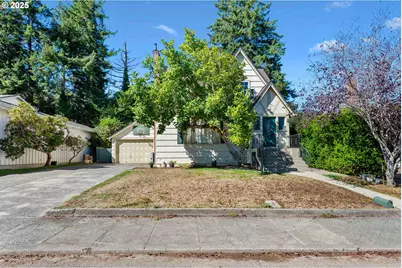 643 S 12th Ct, Coos Bay, OR 97420 - Photo 1