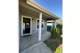 1633 SE Jonathan Ave, Dallas, OR 97338 - Photo 1