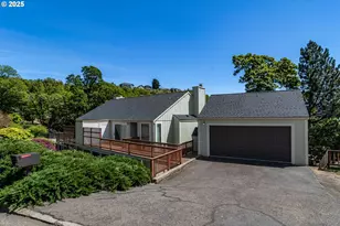 1770 NE Beulah Dr, Roseburg, OR 97470 - Photo 1