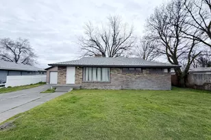 725 SW 11th St, Hermiston, OR 97838 - Photo 1