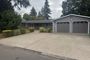1818 SE 114th Pl, Portland, OR 97216 - Photo 1
