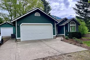 61 Elk Bluff Dr, Stevenson, WA 98648 - Photo 1