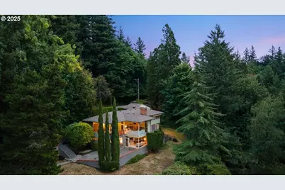 3330 SW Fairmount Blvd, Portland, OR 97239 - Photo 1