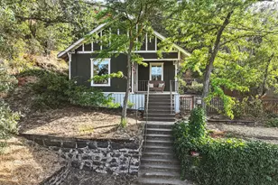 608 E 4th St, The Dalles, OR 97058 - Photo 1