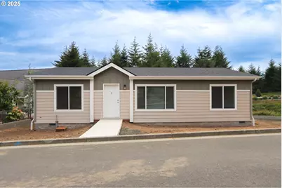 425 Providence Dr, Reedsport, OR 97467 - Photo 1