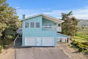 1085 11th St, Baker City, OR 97814 - Photo 1