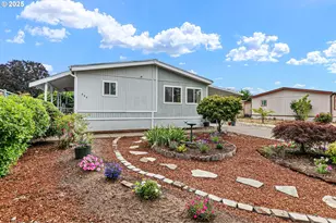 484 Scotts Glen Dr, Springfield, OR 97477 - Photo 1