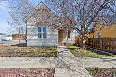 2040 8th St, Baker City, OR 97814 - Photo 1