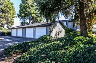 1015 R St, Springfield, OR 97477 - Photo 1