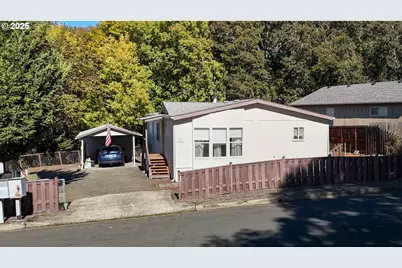 278 NE Kirby Ave, Roseburg, OR 97470 - Photo 1