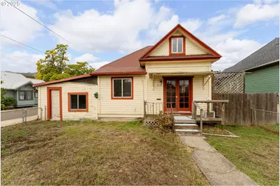 326 SE Cass Ave, Roseburg, OR 97470 - Photo 1