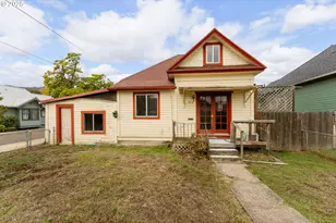 326 SE Cass Ave, Roseburg, OR 97470 - Photo 1