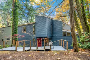 728 SW Cheltenham St, Portland, OR 97239 - Photo 1