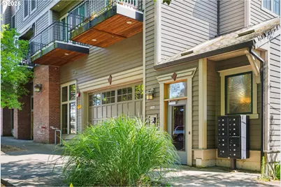 1540 SE Martins St #D, Portland, OR 97202 - Photo 1
