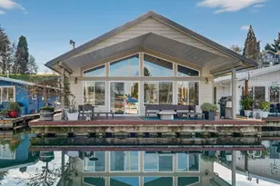 173 NE Bridgeton Rd, Portland, OR 97211 - Photo 1