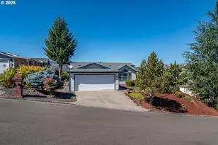 283 Highland Vista Ln, Roseburg, OR 97471 - Photo 1